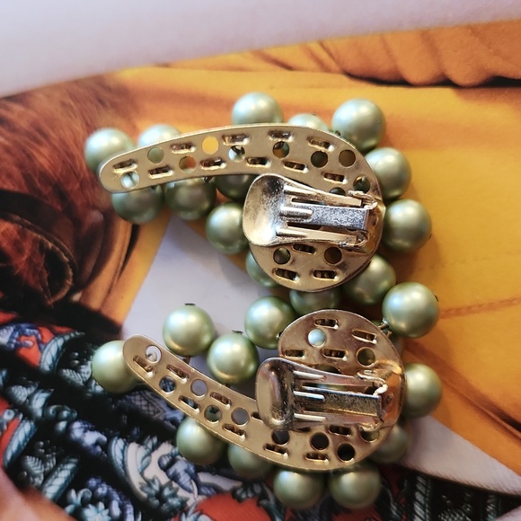 1960s green bauble clip ons - Picture 4 of 8